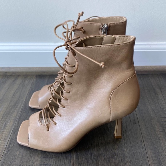 vince camuto eshilliy